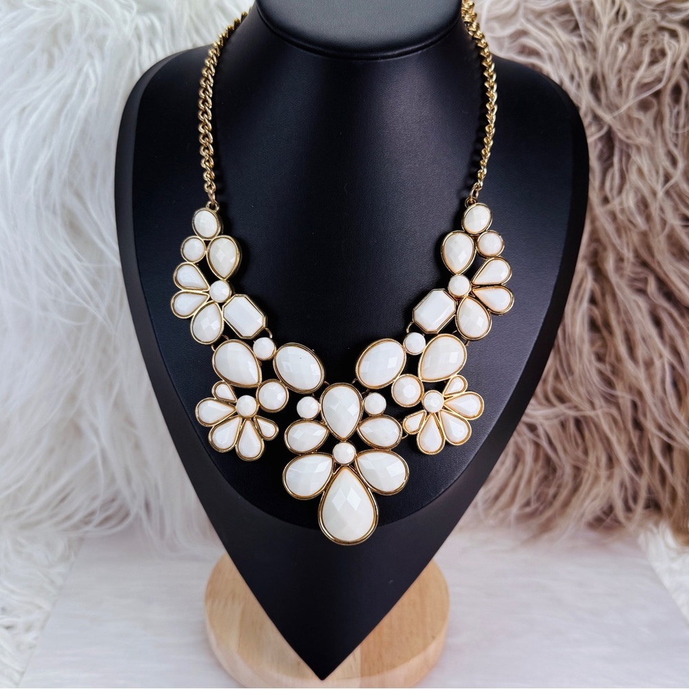 Vintage 1980s aged goldtone, white floral statement, necklace